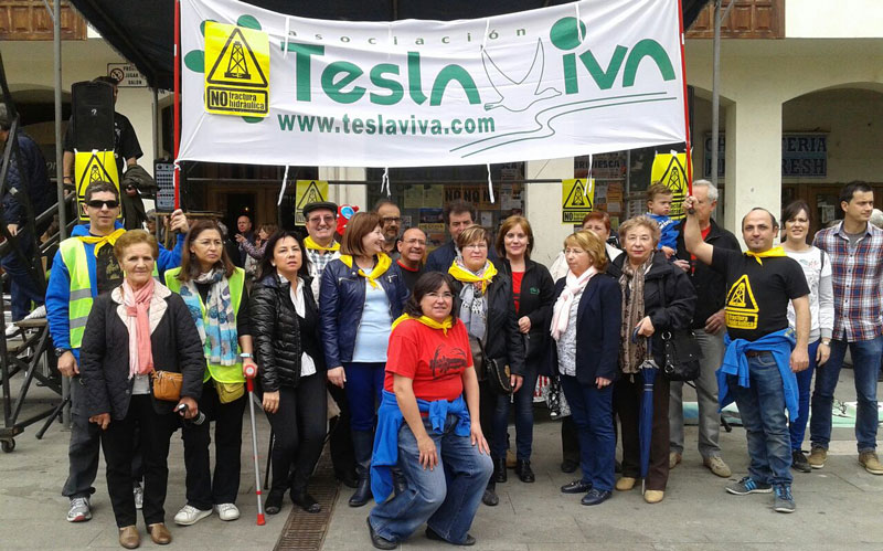 Miembros de Tesla viva que participaron en la manifestación